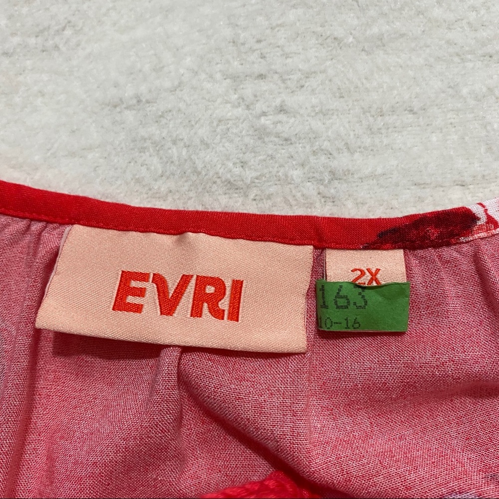 EVRI red floral plus size blouse 2x EUC - Picture 2 of 5